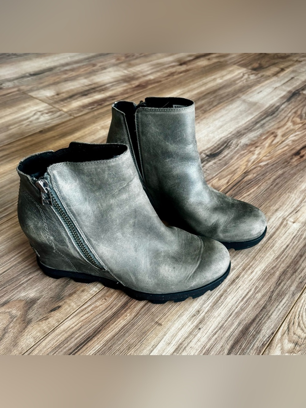 Sorel Olive Gray Leather-Look Ankle Booties with Side Zip